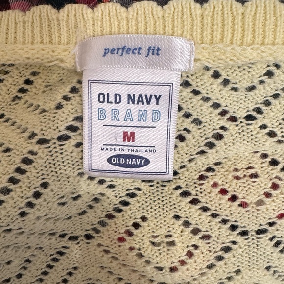 Old Navy Women’s Butter Yellow Scalloped 3/4 Sleeve Knit Cardigan Size Medium - Picture 6 of 7
